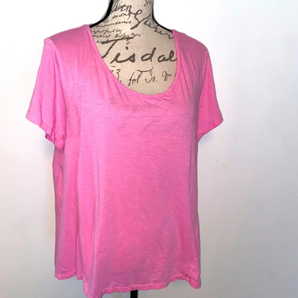 💖Crown & Ivy Authentic Tee💖